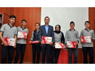 Gümüşhane’de Öğrencilere 301 Tablet Bilgisayar Dağıtıldı