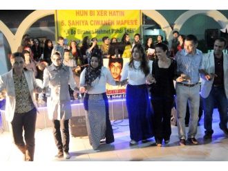 Gençlerden Yıl Sonu Şöleni