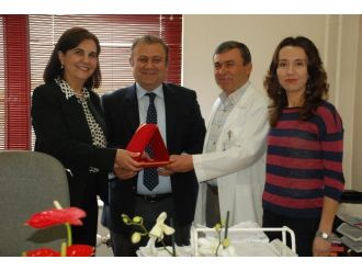 Prof. Dr. Usluer, Profesör Olan Asistanını Kutladı