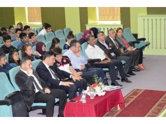 Aziziye’de Meslek Tanıtımı Ve Kariyer Günleri Semineri Yapıldı