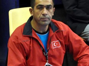 Adıyamanlı Antrenör Pariste Ayın Antrenörü Oldu
