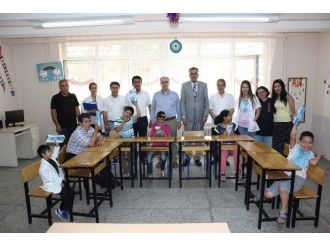 Engelli Öğrencileri Özel Diş Fırçası Dağıtıldı