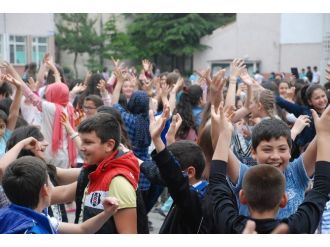 Öğrenciler Bahar Şenliğinde Stres Attı