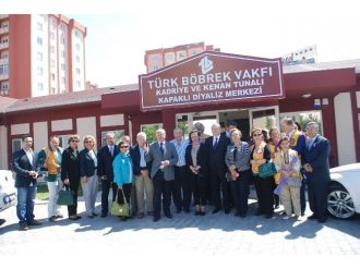 Türk Böbrek Vakfı Kadriye- Kenan Tunalı Diyaliz Merkezi’ne 100 Bin Dolarlık Bağış