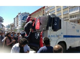 Hdp Mitingi Öncesi Ortalık Savaş Alanına Döndü