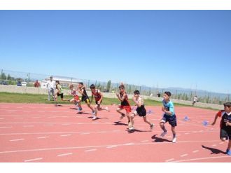 Okullar Puanlı Atletizm Türkiye Şampiyonasında Yarışıyor