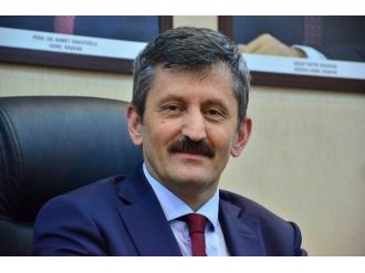 Hükumeti Eleştirip, Hükumetin Projelerini Yapan Vekil Adayına Tepki