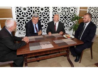 Karaosmanoğlu, Balkan Ziyaretçileriyle Buluştu