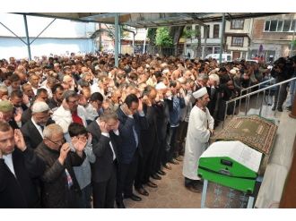 Beyin Kanaması Geçiren Muhtar Toprağa Verildi