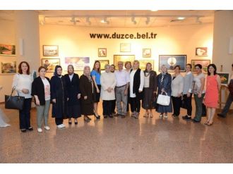 Meslek Edindirme Kursiyerleri Resimlerini Sergiledi