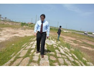 Viranşehir De Kaymakam Citer Viranşehir’in Tarihi Yerlerini İnceledi
