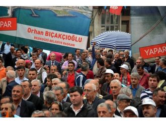 Ak Parti Mitinginde ’Bozkurt İşareti’ Gerginliği