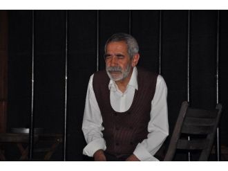 Bakan Yılmaz Mahkumlarla Birlikte Sahnelenen Oyunu İzledi