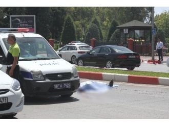 Art Arda 2 Otomobil Çarptı