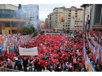 “Rize Başkanına Sahip Çıkıyor”