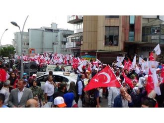 Ak Partililer Sevgi Yürüyüşünde Buluştu