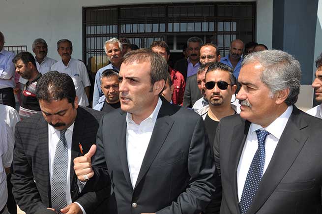 Mahir Ünal Ve Metin Doğan Oylarını Kullandı