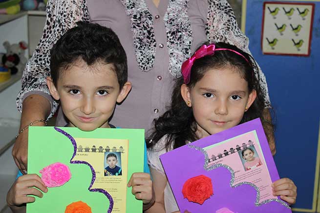 Anaokulu Öğrencilerinin Karne Sevinci 