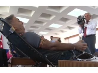 Başbakan Kamerayı Alıp İha Kameramanını Çekti