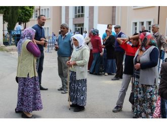 Madenci Ailelerin Tepkisi Dinmiyor
