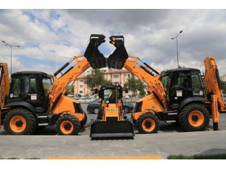 Melikgazi’ye Devlet Malzemi Ofisi Ve Teşvik Belgeli 3 Adet Jcb Kazı-yükleyici-kepçe