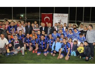 Elazığ’da Valilik Kupasını İl Milli Eğitim Müdürlüğü Kazandı