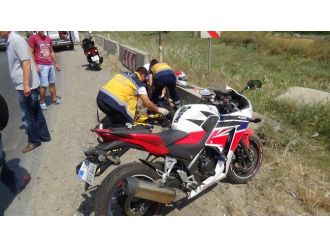 Virajı Alamayınca Bariyerlere Çarptı