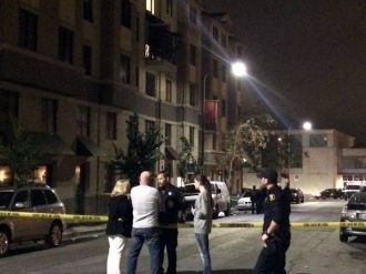 Abd’de Çok Katlı Binanın Balkonu Çöktü: 5 Ölü, 8 Yaralı