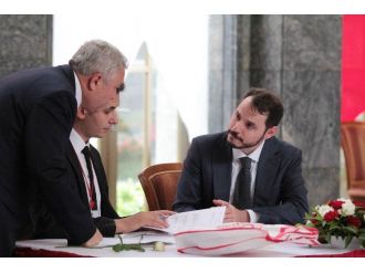 Erdoğan’ın Damadı Berat Albayrak Meclis’te