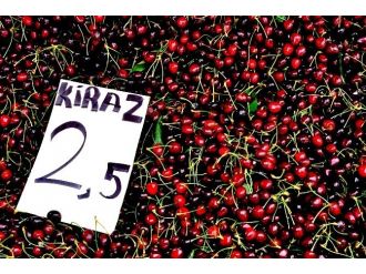 Kirazın Anavatanı Giresun’da Tokat Ve İzmir Kirazı Satılıyor