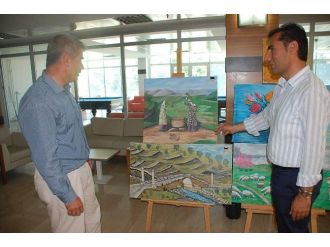 Demirci Ustalığından Ressam Olan Sefer İpek, İlk Sergisini Açtı