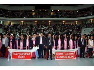 Erü Mühendislik Fakültesi’nde Mezuniyet Heyecanı