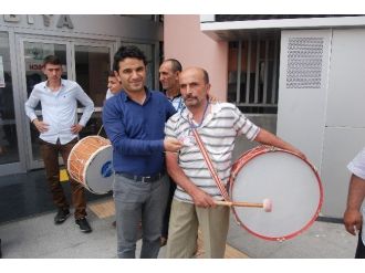 İzmit’te Davulculara Kimlik Verildi
