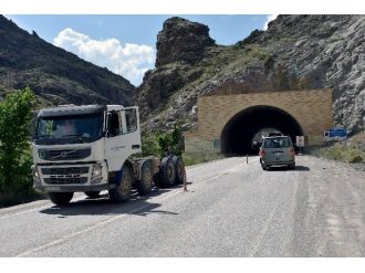 Açık Unuttuğu Dorsesi İle Tünele Girmeye Kalkışınca Olanlar Oldu