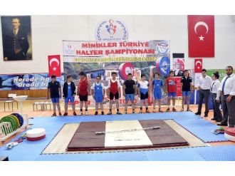 Ağrılı Minik Haltercilerin Büyük Başarısı