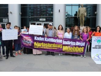 Adliye Önünde Kadın Cinayetlerini Protesto Eylemi