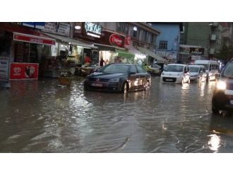 Bilecik’te Ceviz Büyüklüğünde Dolu Yağdı