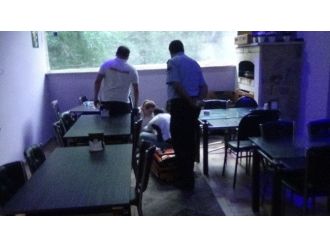 Bayan Garsona Kurşun Yağdırdı