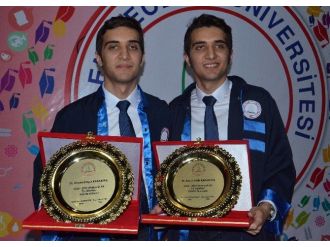 İkizler Tıp Fakültesini Dereceyle Bitirdi