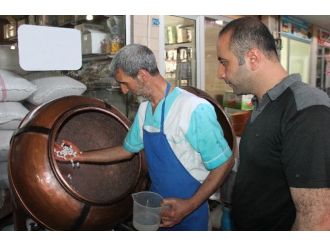 Ramazanın En Bereketli Şekeri Badem