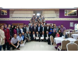 Ak Parti, Mahalle Başkanlarını Ödüllendirdi