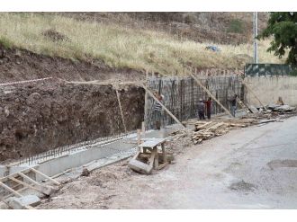 Afet Evlerindeki Yol Ve Kaldırım Sorunu Çözüldü