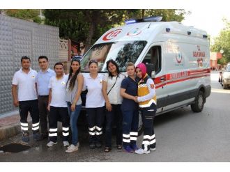 112 Çalışanları Yeni Ambulansları İçin Adak Kurbanı Kesti