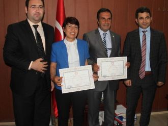 Hdp’nin İlk Azeri Adayı Mazbatasını Aldı