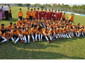 Yüreğir’de Yaz Futbol Okulu Başladı