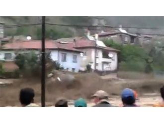 Tozman Köyündeki Sel Felaketi Amatör Kamerada
