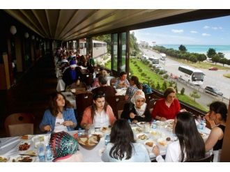 Dünyanın En Uzun Köfte Salonu Trabzon’da Hizmete Girdi