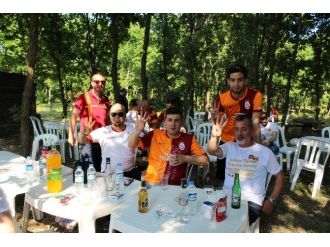 Saraylı Galatasaray Taraftarları Piknikte Buluştu