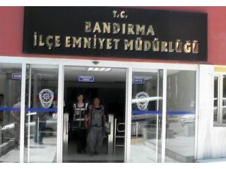 Balıkesir’de Evlerinin Önünde Uyuşturucu Satan Kardeşler Tutuklandı