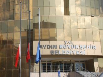Aydın’da Bayraklar Yarıya İndirildi